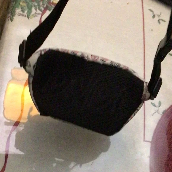 NWOT Cute Doughnut Fanny Pack - Picture 2 of 3